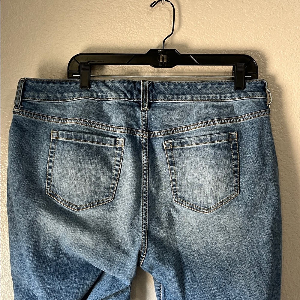 Torrid Women’s Light Blue Distressed Boyfriend Jeans Street wear Casual Sz 16 - Picture 9 of 9